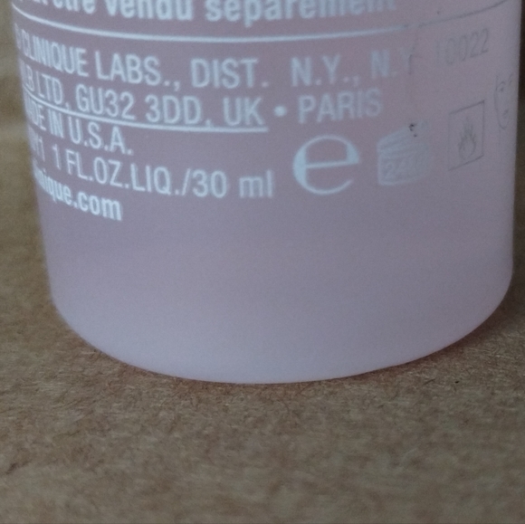 CLINIQU CLARIFYING LOCATION - Picture 2 of 2